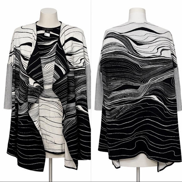 St. John Sweaters - St. John Black & White Abstract Knit Open Cardigan Cashmere Blend Petite P